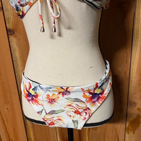 Cupshe floral 2 piece bikini reversible striped - Picture 3 of 6
